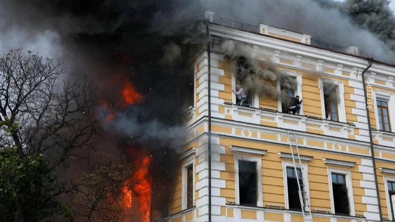 У НАН готують консервацію пошкодженої будівлі Президії після російського удару