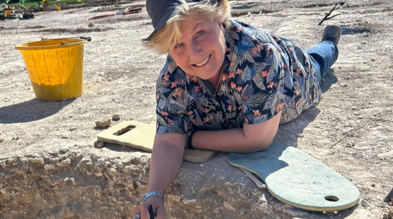 У Британії виявили скелет підлітки віком 2000 років: чому її поховали обличчям донизу