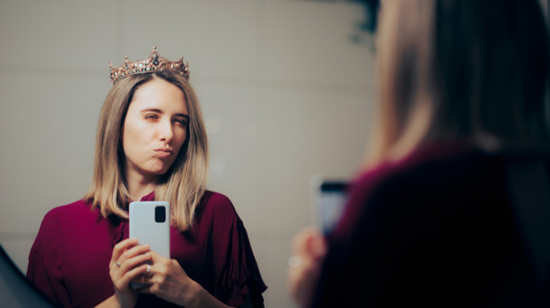 Хвалько або вічний страждалець: чи впізнаєте ви нарциса у своєму оточенні? ТЕСТ