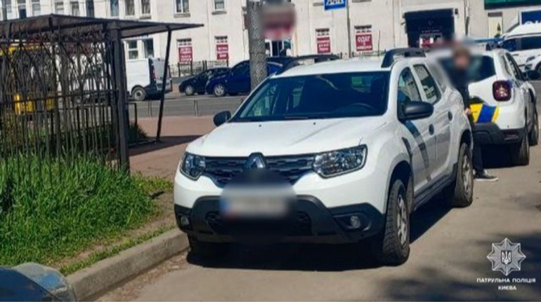 У Києві власник машини викликав поліцію, бо забув, де припаркувався