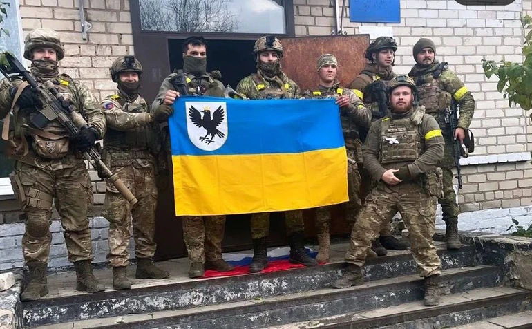 Ігор з побратимами