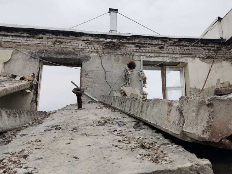 Зруйнований будинок культури на Харківщині