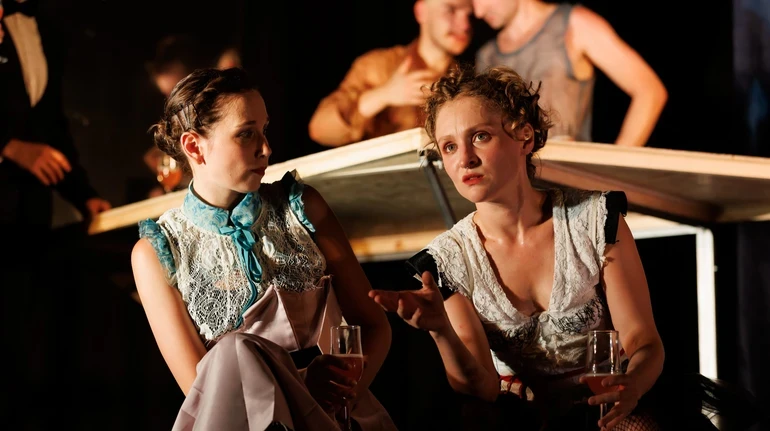 Ніна Хижна у виставі ХАРТЕДЕ 20