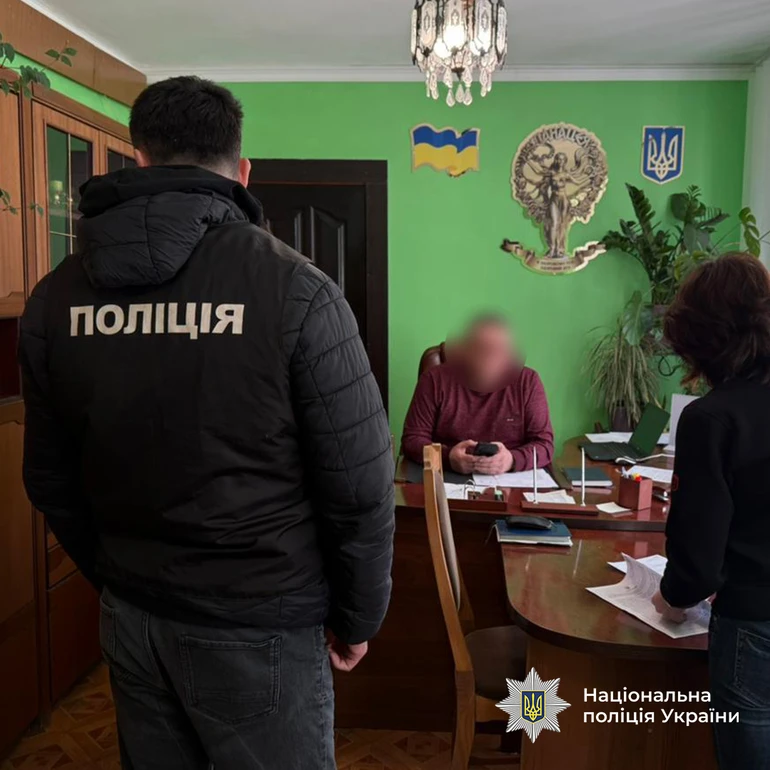 Масштабні обшуки в медзакладах
