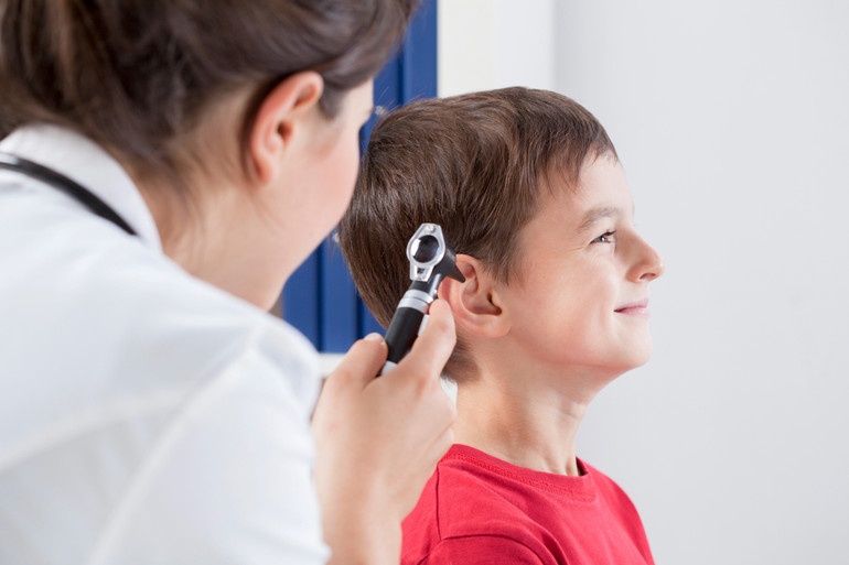 Hearing impaired in a child: advice on what to do to parents