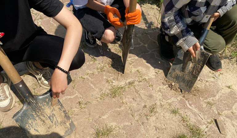 Чистка лопат після роботи