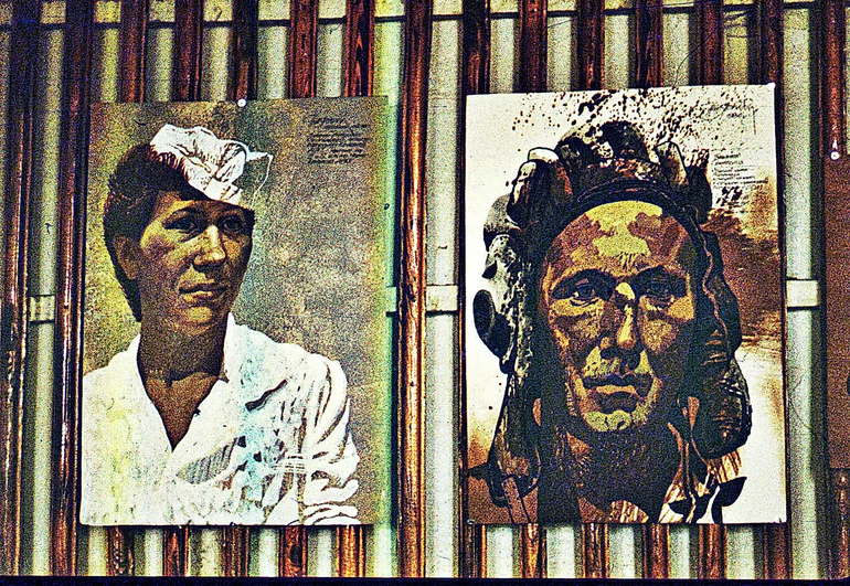 Виставка портретів ліквідаторів аварії на ЧАЕС. Чорнобиль, 1986