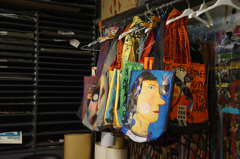 Шопери розписані дітьми з Aza Nizi Maza