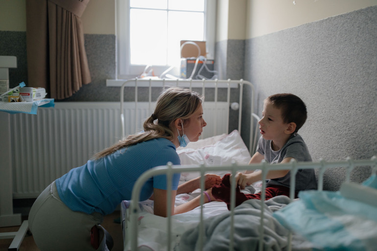 Ваня мріє бігати й грати у футбол, але для цього йому потрібні три дороговартісні операції