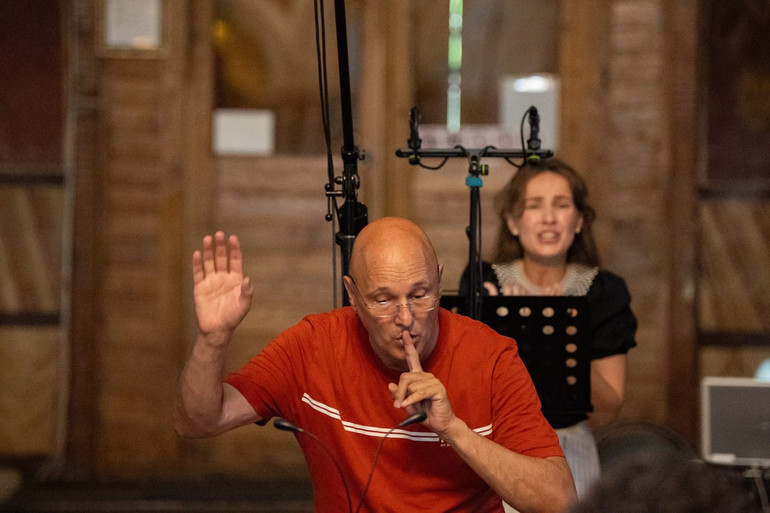 Участь у проєкті взяв диригент Йорґ Цвікер, визнаний експерт в інтерпретації ранньої музики