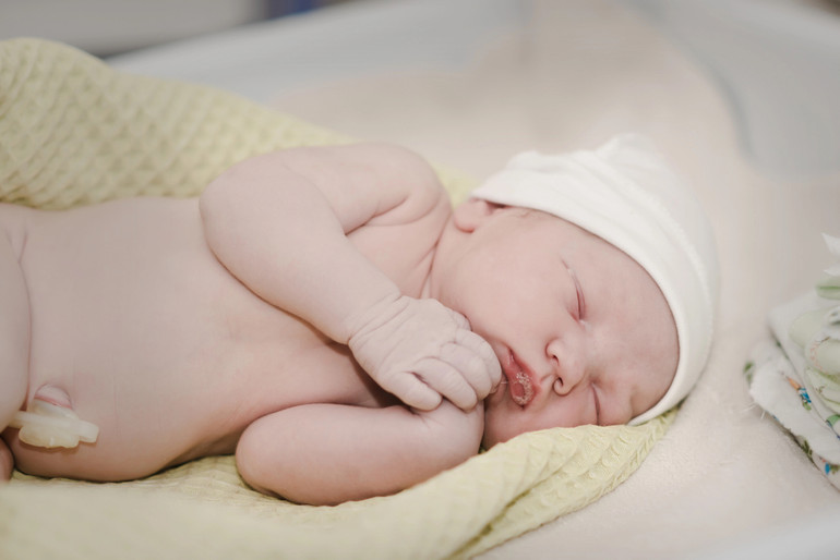 Догляд за новонародженим немовлям