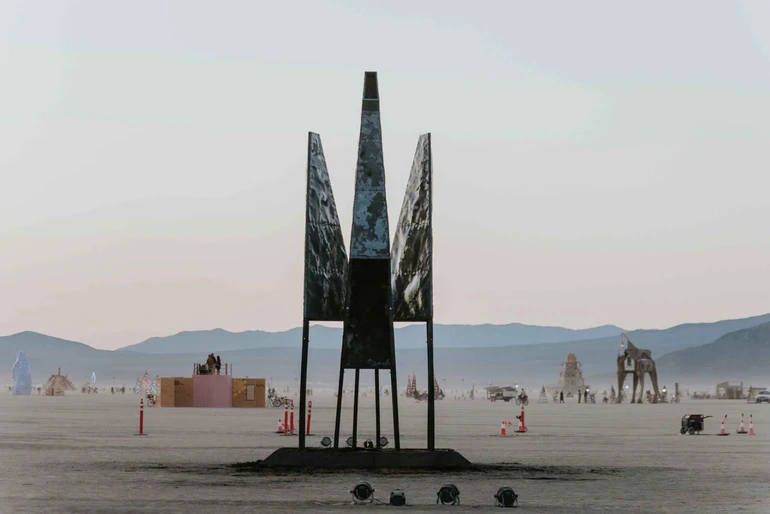 Інсталяція Фенікс на Burning Man 2023