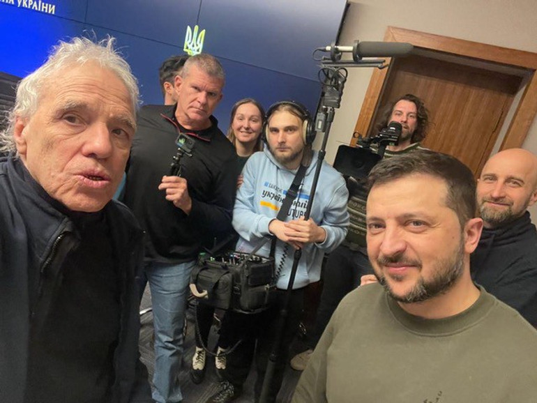 Abel Ferrara and Volodymyr Zelenskyi on the set