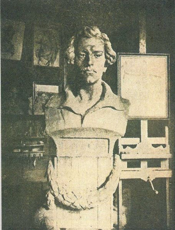 Юліуш Словацький, погруддя для мосту Казимира Великого у Луцьку. Встановлено 1923, зруйновано 1943