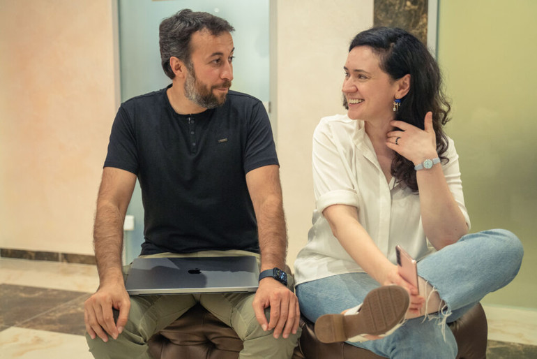 Азад Сафаров та Олена Розвадовська - співзасновники фонду Голоси дітей та подружжя