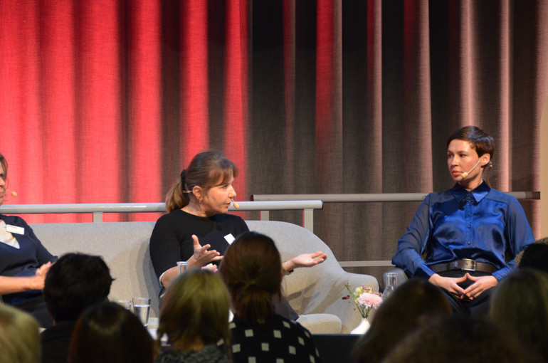 Наталія Пасічник і Софія Андрухович на дискусії Чи банити російську культуру на Книжковому ярмарку в Гетеборзі