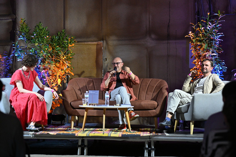 Володимир В'ятрович на розмові про документальний роман Олега Криштопи Радіо “Афродіта”. Модераторка Євгенія Нестерович.