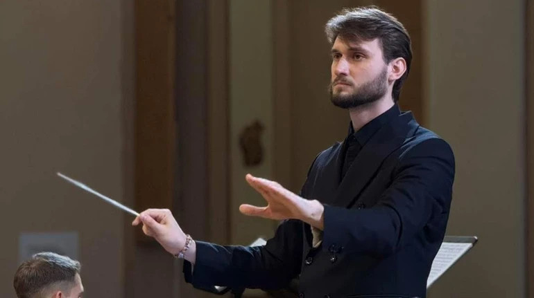 Художній керівник хору Гомін Вадим Яценко