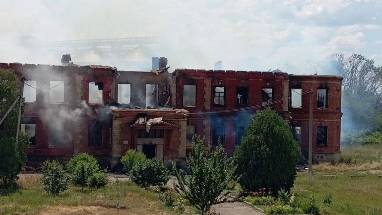 Згорівший маєток