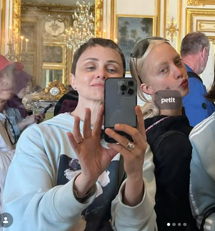 Жанна Шевцова та її донька Анастасія під псевдонімом Petit.