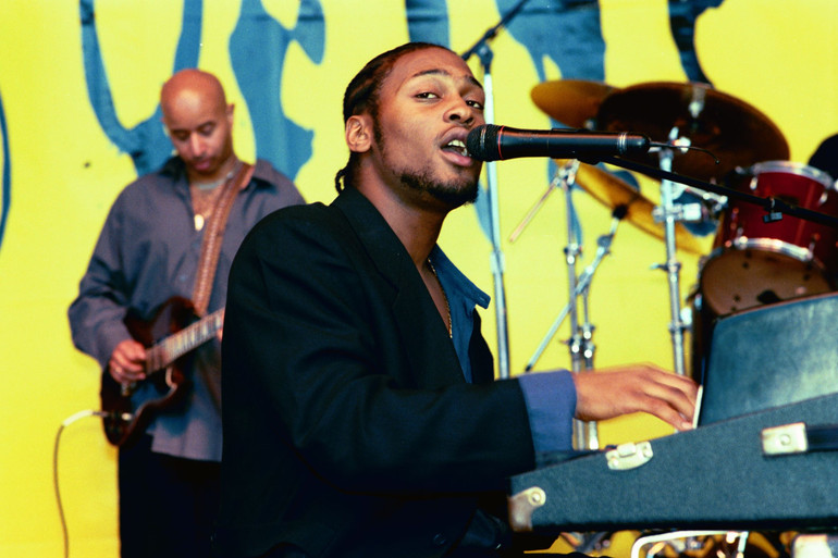 Д'Анджело під час одного з виступів