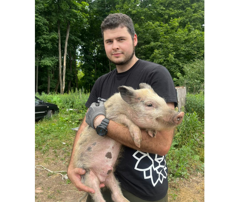 Волонтер Влад Мячев