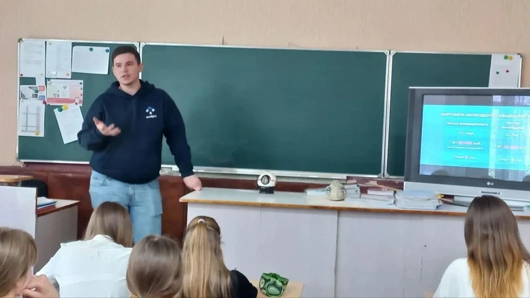 Черніцин особисто здійснював поїздки на тимчасово окуповані території України