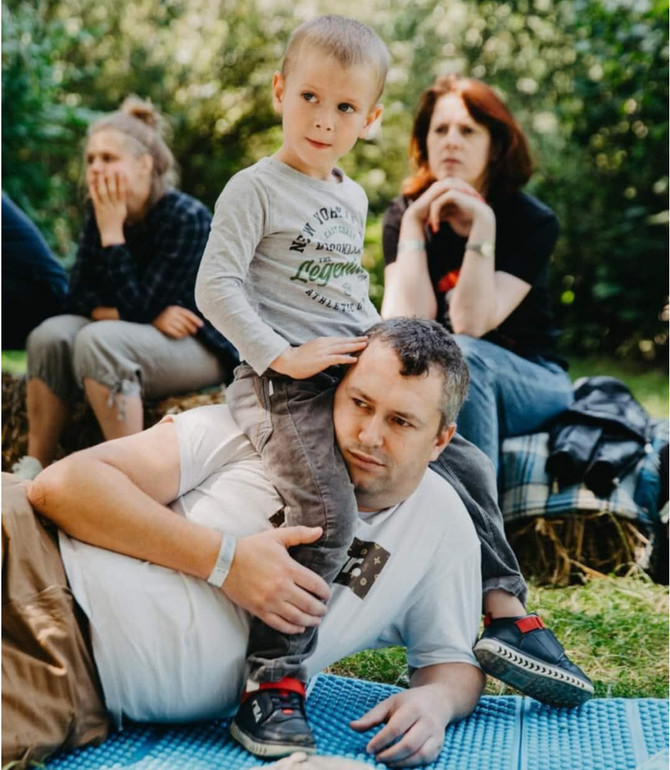Олександр з дітьми