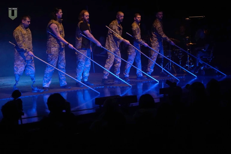 Треба дивитися на момент, себто відчувати. Якщо оператор дрона не відчуває, що треба робити саме зараз, йому ніхто і нічого не допоможе