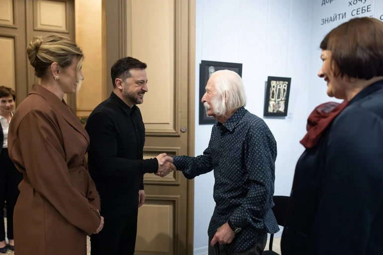 Зустріч Івана Марчука з Володимиром та Оленою Зеленськими на виставці у Шоколадному будинку
