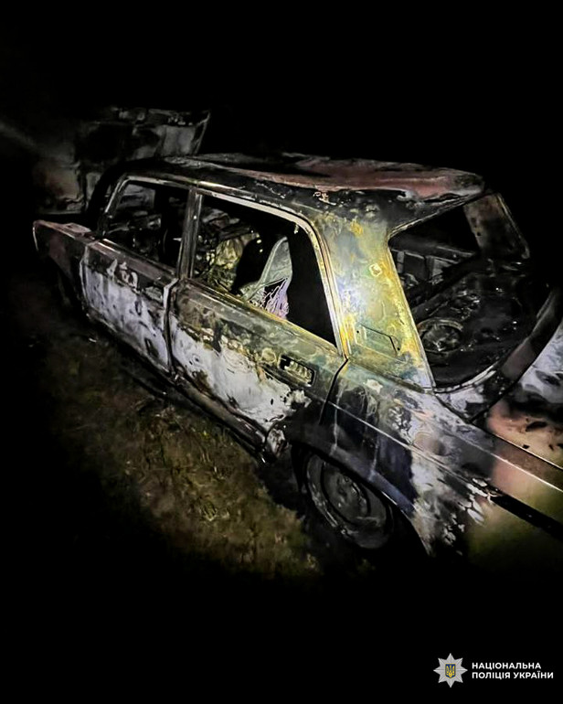 Чоловік підпалив дружину в авто
