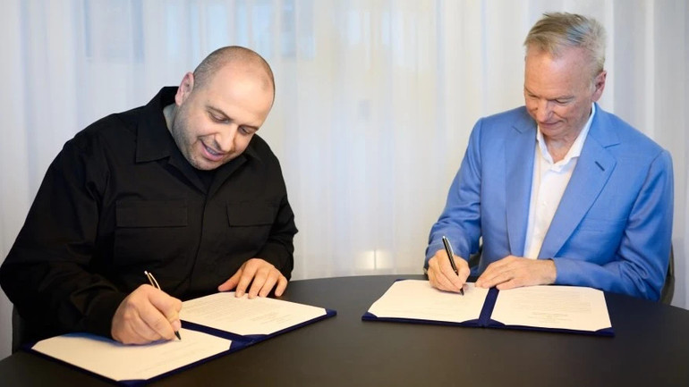 Рустем Умєров та Ерік Шмідт підписують меморандум про довгострокове стратегічне партнерство