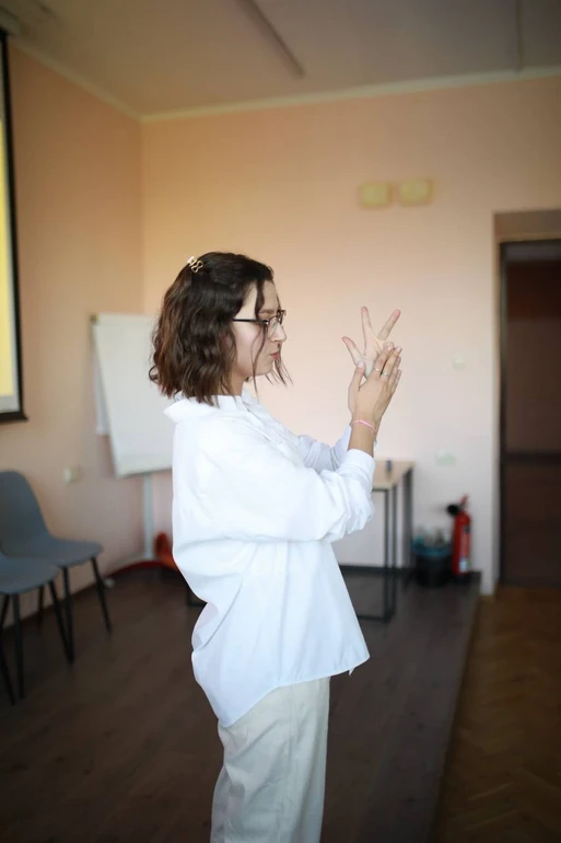 Жестова мова є окремою мовою