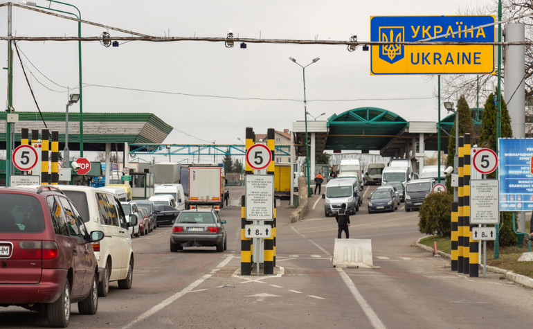 Виїхати за кордон мають змогу студенти віком від 18 до 22 років