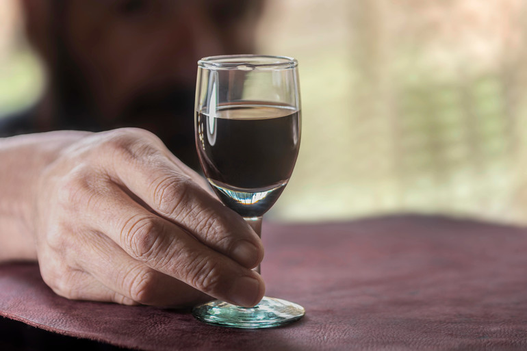 Владислав пригадує, що для нього такі поїздки до реабілітаційного центру інших, тоді ще не знайомих йому людей, зіграли важливу роль в його одужанні: вони розповідали історії, ніби списані з його життя, але при тому гарно пахли, мали автівки та посміхалися.