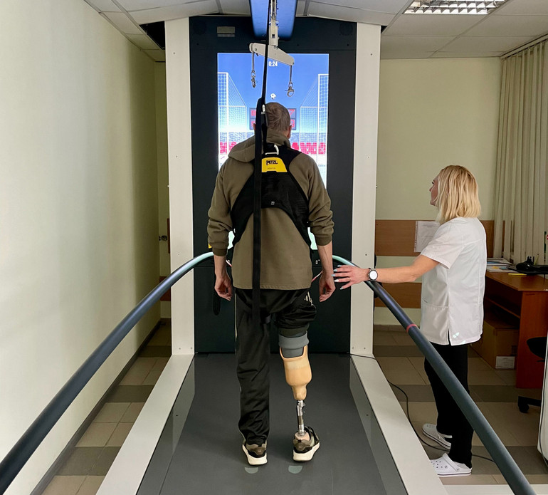 Багатофункціональна система С-Mill допомагає пацієнтам освоїти навички ходьби з протезом