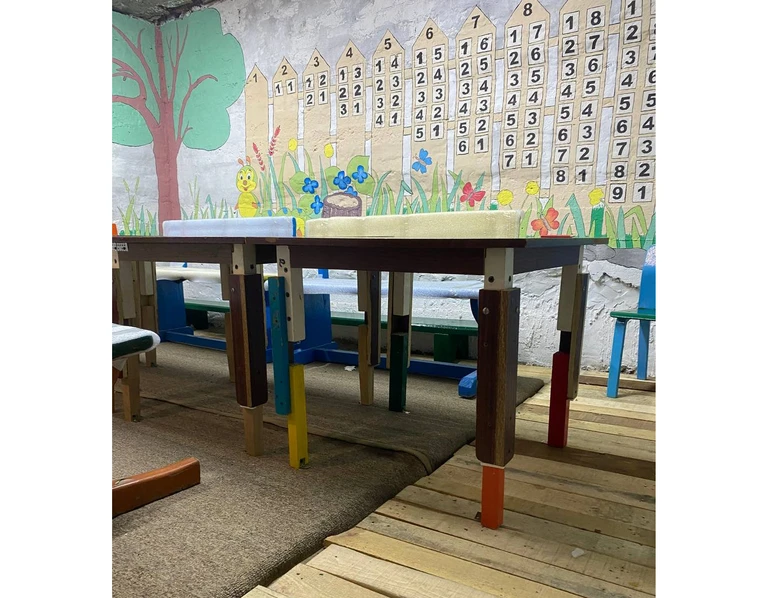 Столики в укритті