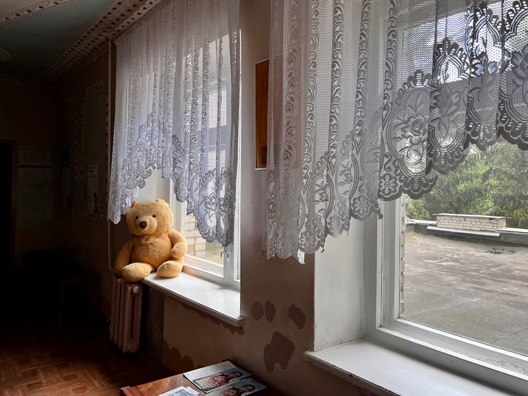 Коридори Сумської обласної дитячої лікарні