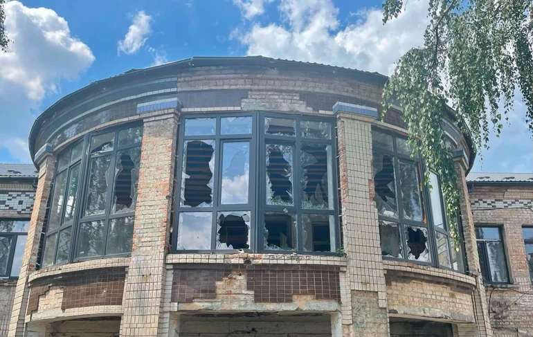 Гостомельська початкова школа після деокупації. Фото надане Київською обласною адміністрацією.