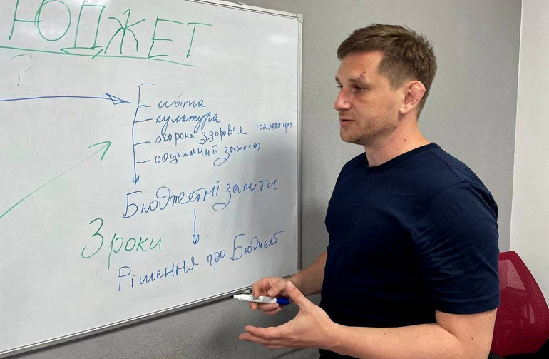 Олександр під час роботи