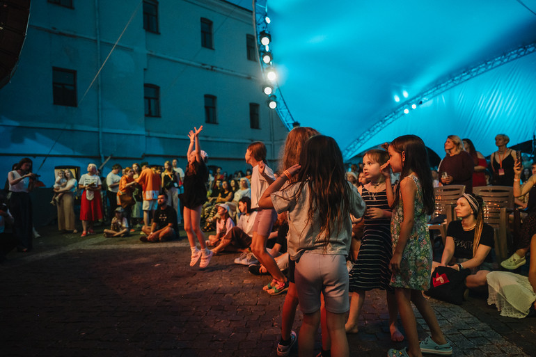 Серед гостей як доросла авдиторія, так і діти