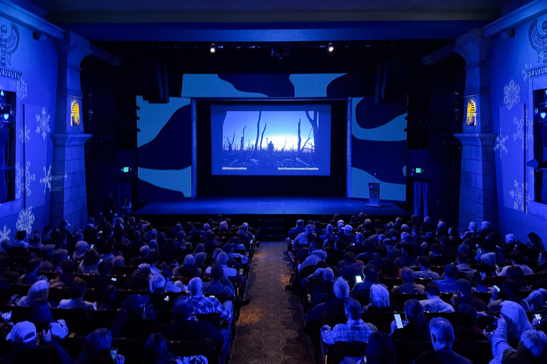 Презентація фільму 2000 метрів до Андріївки