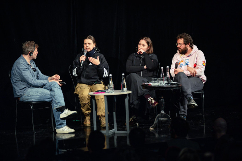 Дискусія між Міло Рау, Оленою Апчел, Тамарою Труновою та Іллею Разумейко у Києві