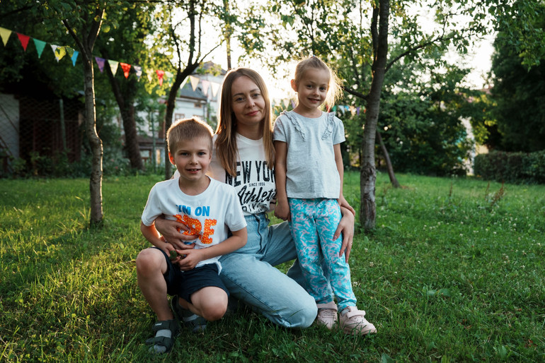 Денис, Юлія і Соломійка