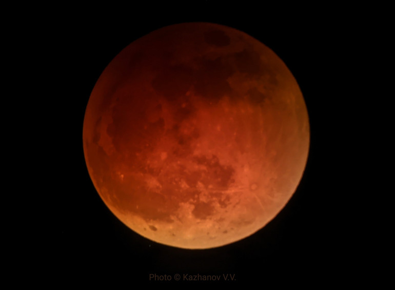 Кривавий Місяць, Харків