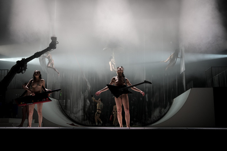 Флорентіна Хольцигер, Опера Sancta