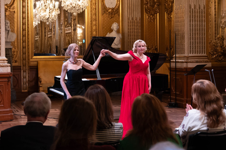 Singer Sofia Sophia and pianist Jeanne Nikitka