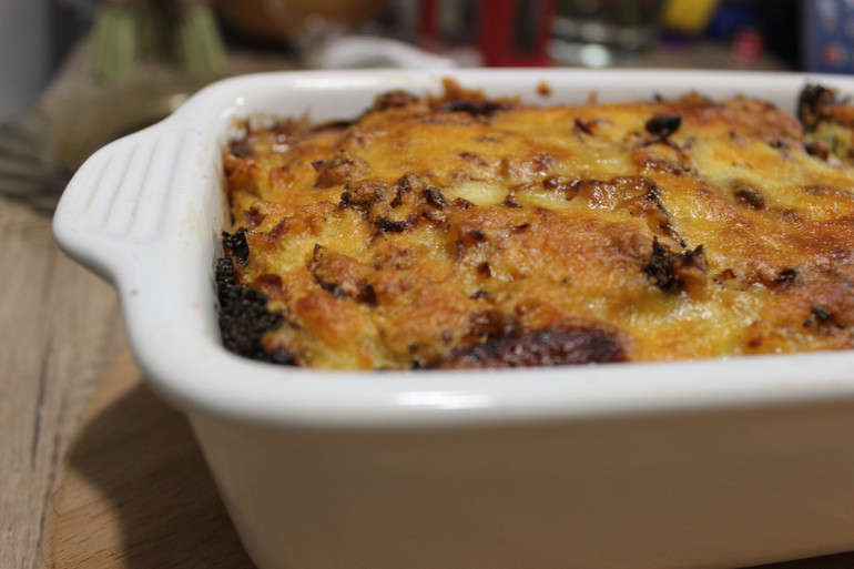 Аби на запіканці утворилася апетитна шкоринка, можна увімкнути конвекцію наприкінці випікання.