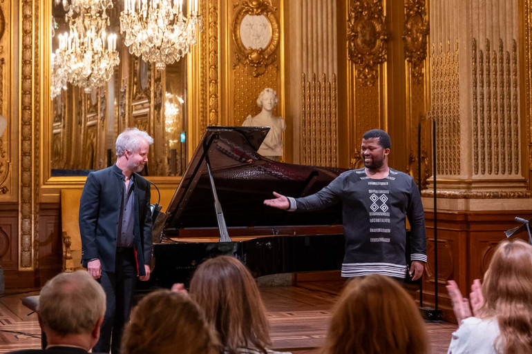 Bariton Lutano Cava and pianist Martin Helstry