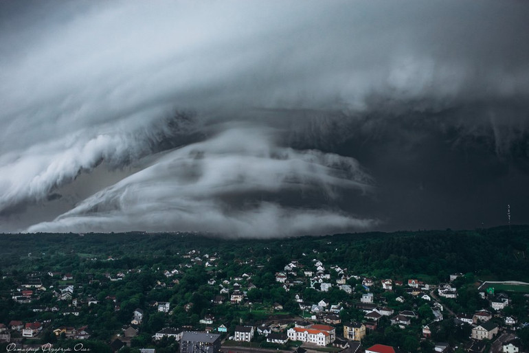 Грозові хмари, Кременець